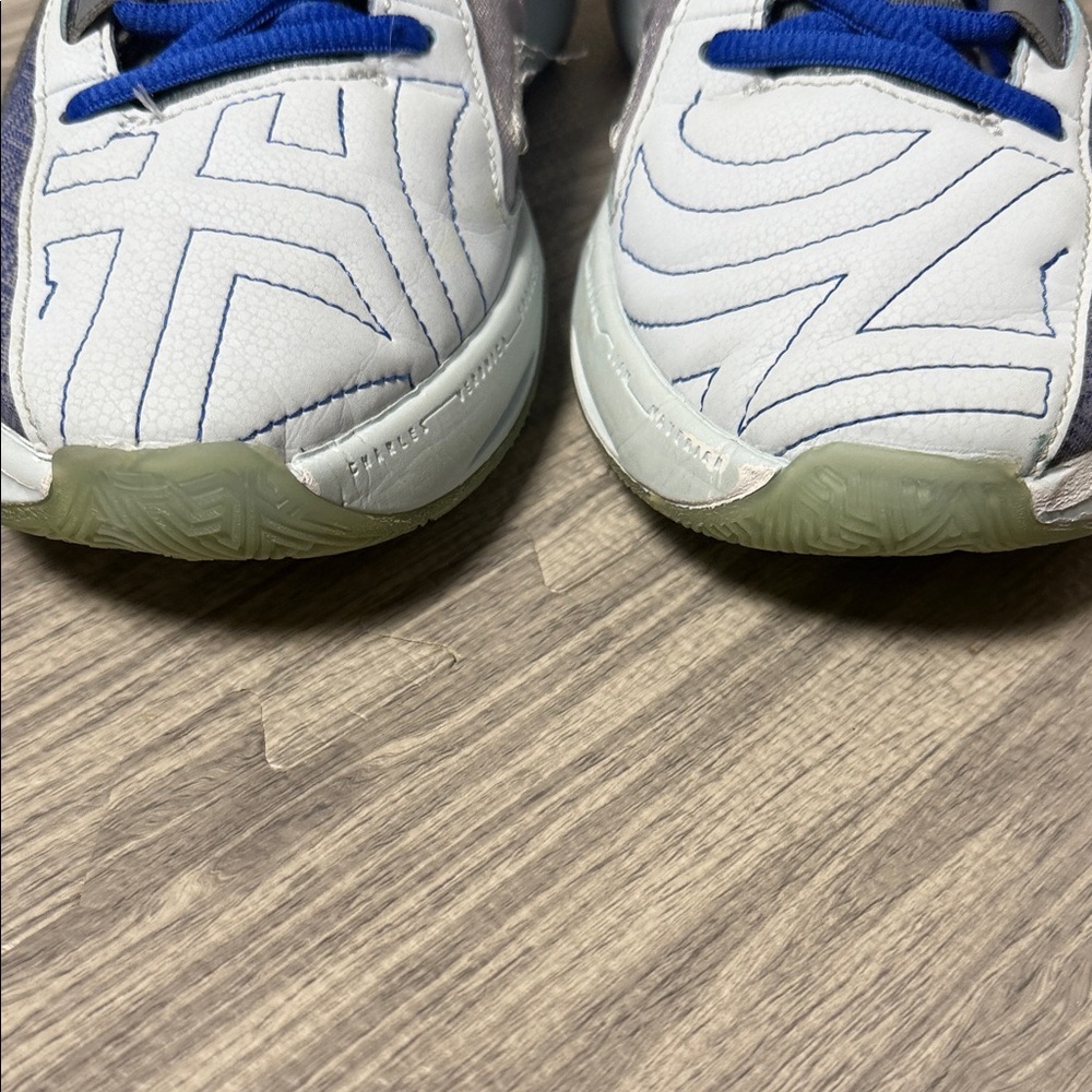 Nike Basketball Shoes Size 7.5 - Picture 3 of 9